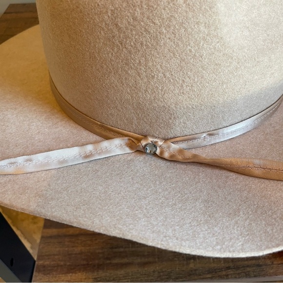 Glitzy Bella Hat - Picture 3 of 5